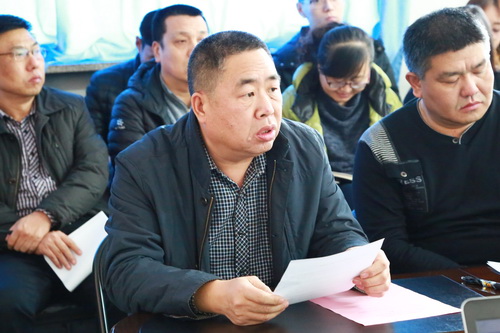 綜合辦公室主任梁東生宣讀考核匯報(bào)會(huì)的總體要求、注意事項(xiàng)及匯報(bào)順序