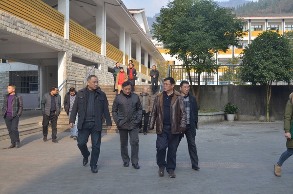 學校領導深入水磨鎮(zhèn)開展校地合作實地調(diào)研