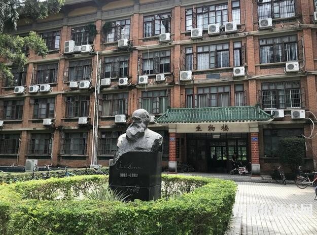 中山師范大學廣州校區(qū)南校園招生辦聯(lián)系電話