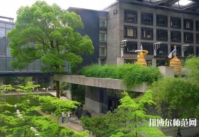 重慶新渝技工幼兒師范學(xué)校2018年報(bào)名條件、招生對(duì)象