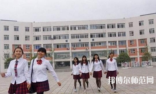 成都工程職業(yè)技術(shù)幼兒師范學(xué)校2018年報名條件、招生對象