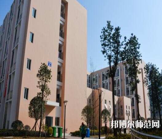 成都信息技術(shù)幼兒師范學校2018年報名條件、招生對象