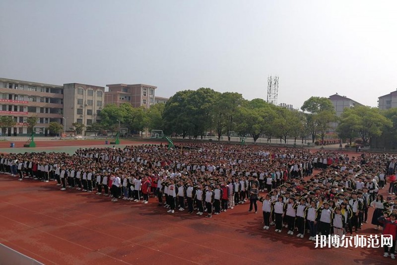 陜西工貿(mào)職業(yè)中等專業(yè)師范學(xué)校2020年報名條件、招生要求、招生對象
