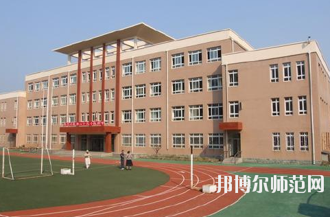 江西2020年幼師學(xué)校中專升大?？际裁? width=