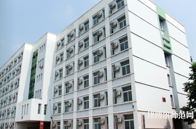 江漢藝術(shù)職業(yè)學院