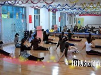 遵義2020年中專幼師學(xué)?？梢钥即髮? /><b>遵義2020年中專幼師學(xué)?？梢钥即髮?/b><span>2020-02-26 17:12</span><p>遵義2020年中專幼師學(xué)?？梢钥即髮?現(xiàn)在越來越多的學(xué)生看重升學(xué)了，以往大部分的學(xué)生在讀完中職之后就是出去就業(yè)了，而現(xiàn)在更</p></a></li>
            <li><a href=