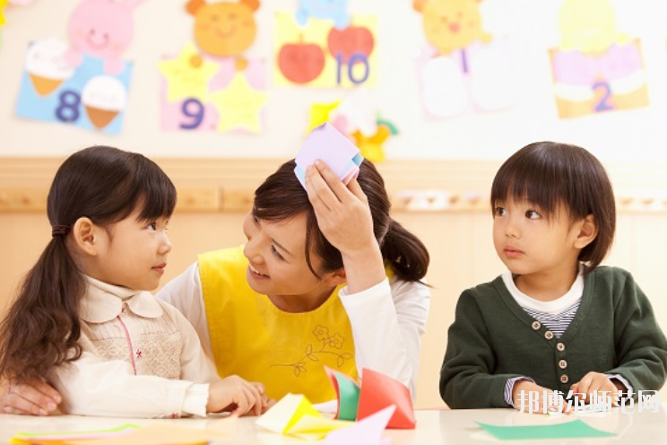 南昌2020年中專幼師學?？梢钥即髮? width=
