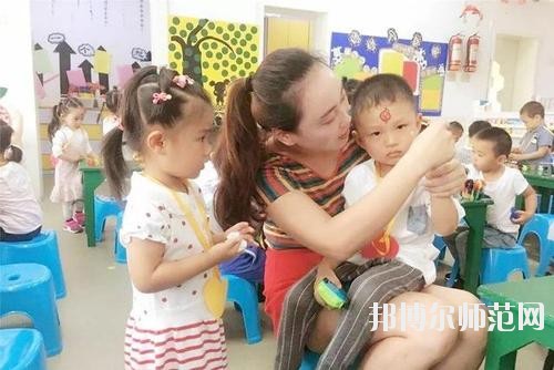 遵義2020年去讀幼師學(xué)校學(xué)什么對以后好一點(diǎn)