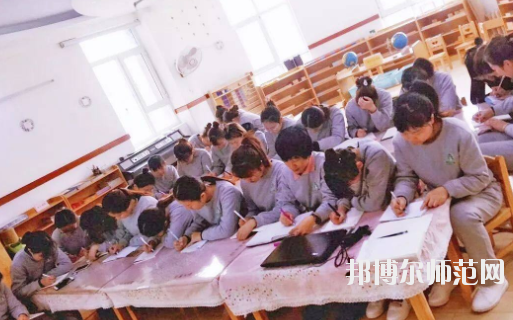 湛江2020年男生在幼師學校學什么好
