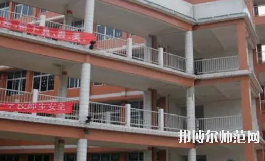 重慶旅游幼師學(xué)校2023年報(bào)名條件、招生要求、招生對(duì)象