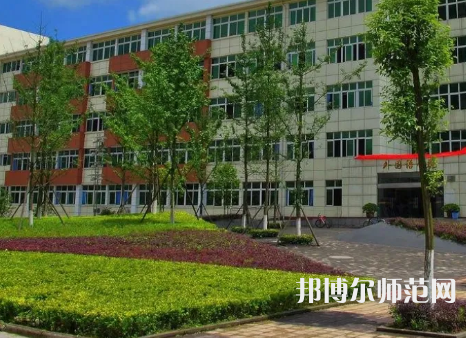 重慶師范大學(xué)涉外商貿(mào)學(xué)院銅梁校區(qū)2023年報名條件、招生要求、招生對象 