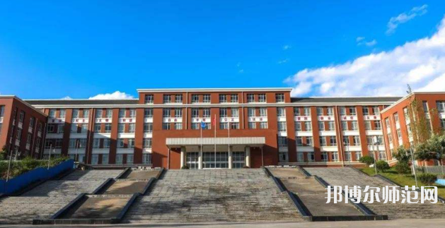 云南大學(xué)滇池師范學(xué)院楊林校區(qū)2023年報(bào)名條件、招生要求、招生對象