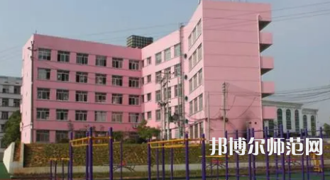 2023年達州高級技工幼兒師范學(xué)校報名條件、招生對象