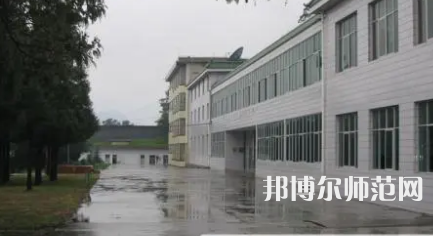 2023年四川彝文幼兒師范學校報名條件、招生對象