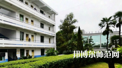 2023年自貢旅游幼師職業(yè)高級(jí)中學(xué)報(bào)名條件、招生對(duì)象